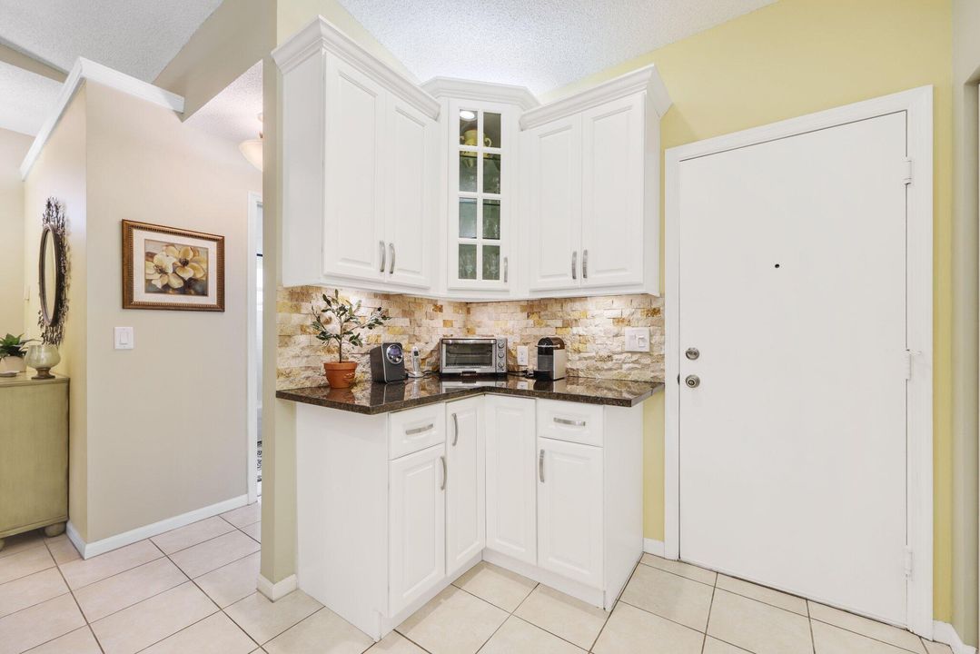 For Sale: $354,900 (2 beds, 2 baths, 1158 Square Feet)