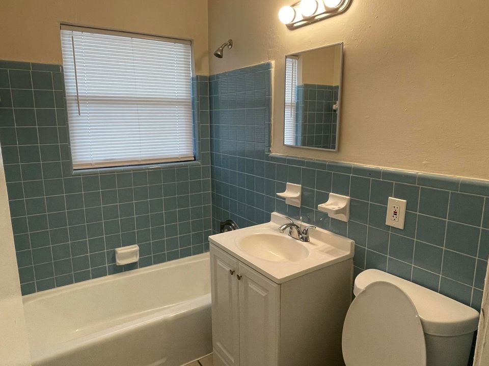 For Rent: $1,600 (2 beds, 1 baths, 665 Square Feet)