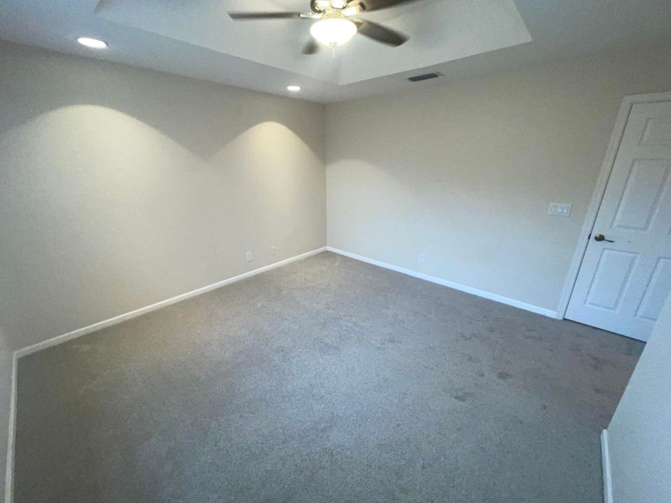 For Rent: $3,300 (3 beds, 2 baths, 1671 Square Feet)