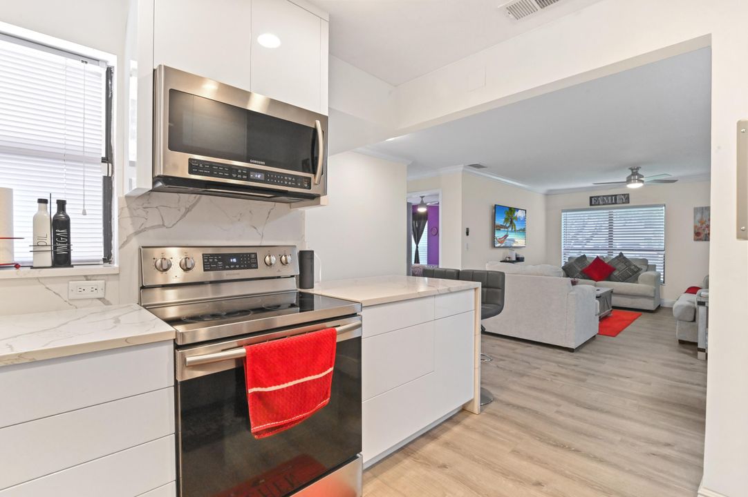 For Sale: $365,000 (3 beds, 2 baths, 1120 Square Feet)