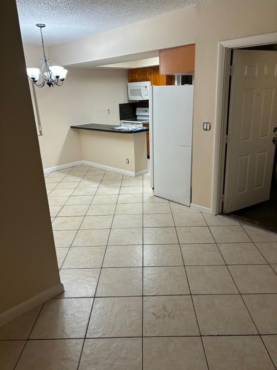 For Rent: $2,250 (3 beds, 2 baths, 1100 Square Feet)