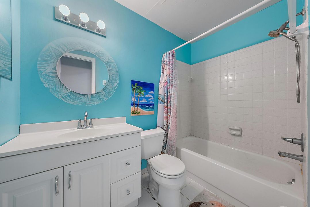 For Sale: $345,000 (2 beds, 2 baths, 1049 Square Feet)