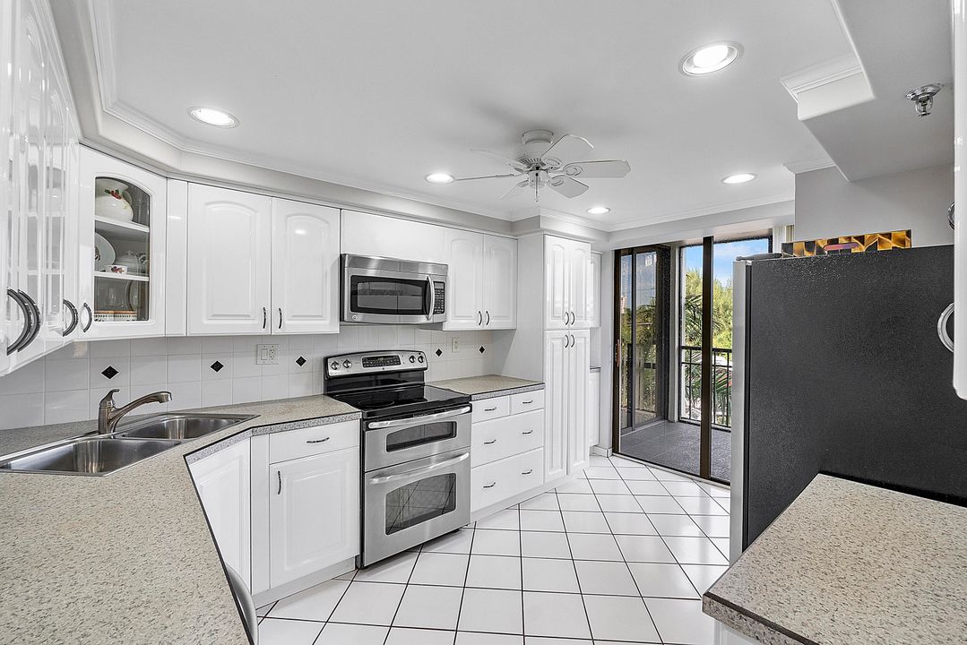 For Sale: $599,900 (2 beds, 2 baths, 1650 Square Feet)