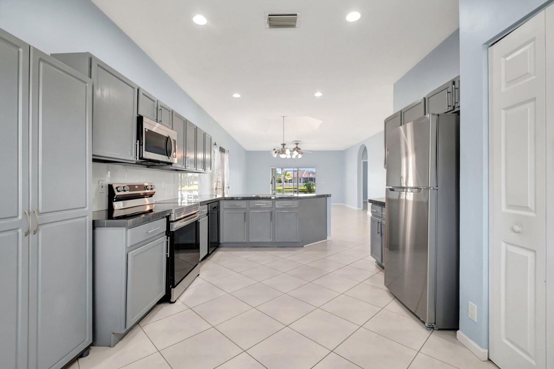 For Sale: $509,900 (3 beds, 2 baths, 1681 Square Feet)