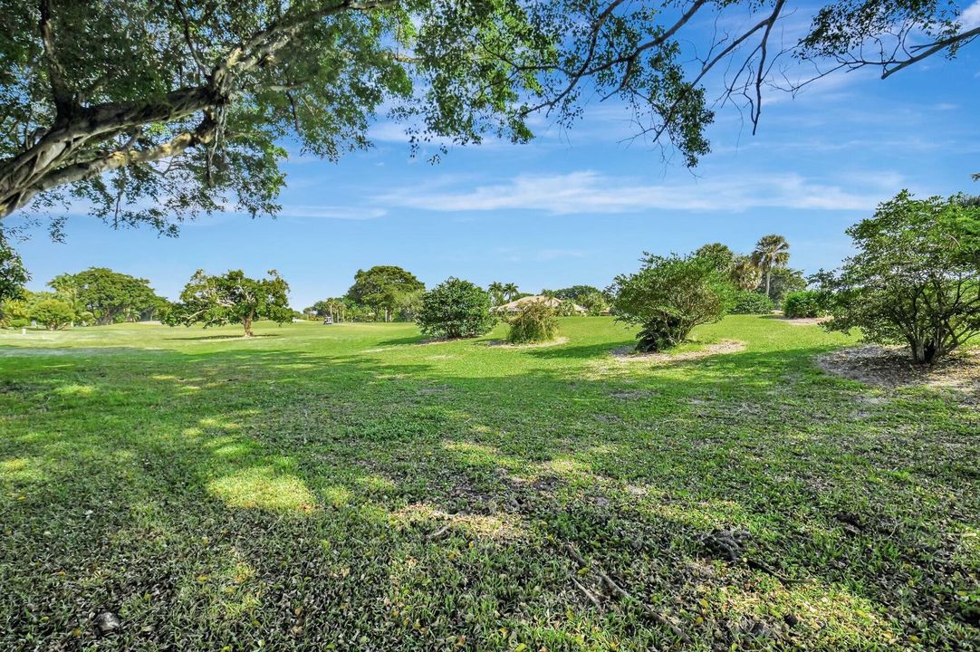 For Sale: $695,000 (2 beds, 2 baths, 2467 Square Feet)