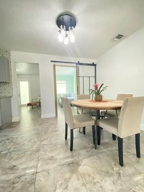 For Sale: $449,900 (3 beds, 2 baths, 1346 Square Feet)