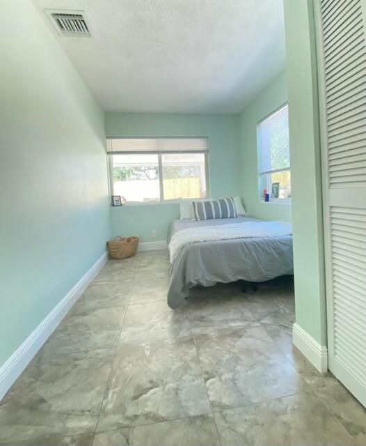 For Sale: $449,900 (3 beds, 2 baths, 1346 Square Feet)