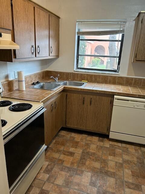 For Rent: $1,750 (1 beds, 1 baths, 675 Square Feet)