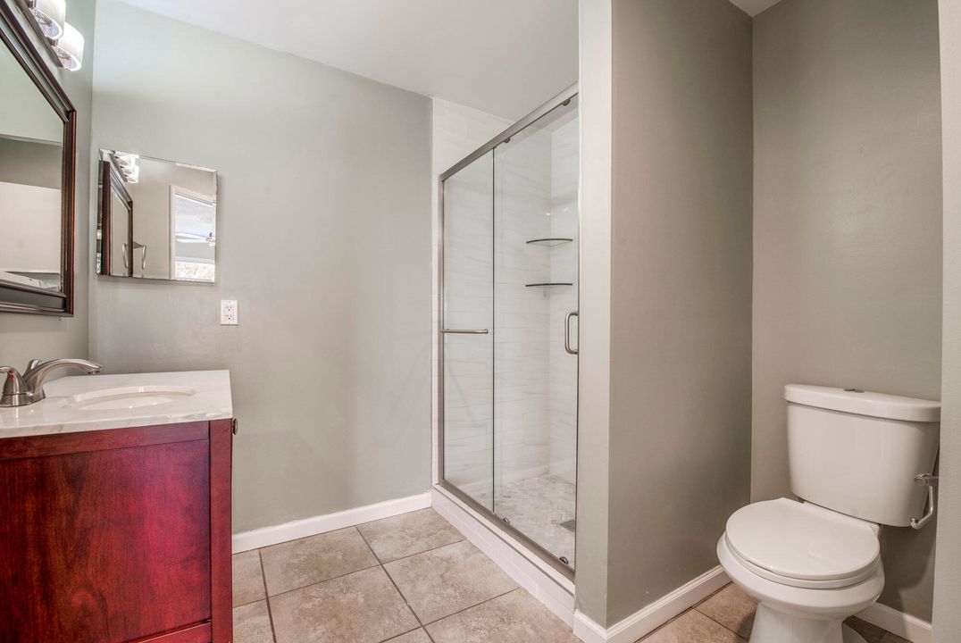 For Sale: $350,000 (2 beds, 2 baths, 1220 Square Feet)