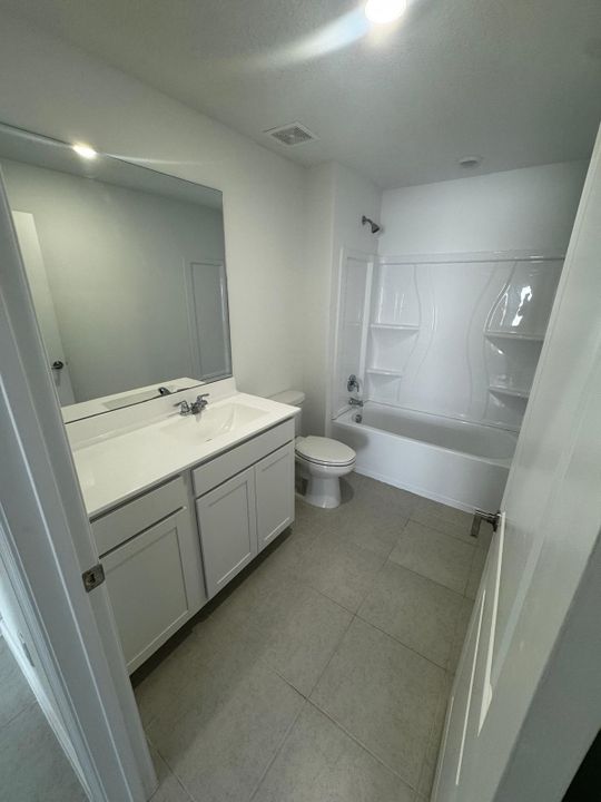 For Rent: $3,000 (4 beds, 2 baths, 1824 Square Feet)