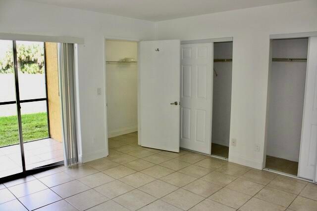 For Sale: $172,000 (1 beds, 1 baths, 704 Square Feet)