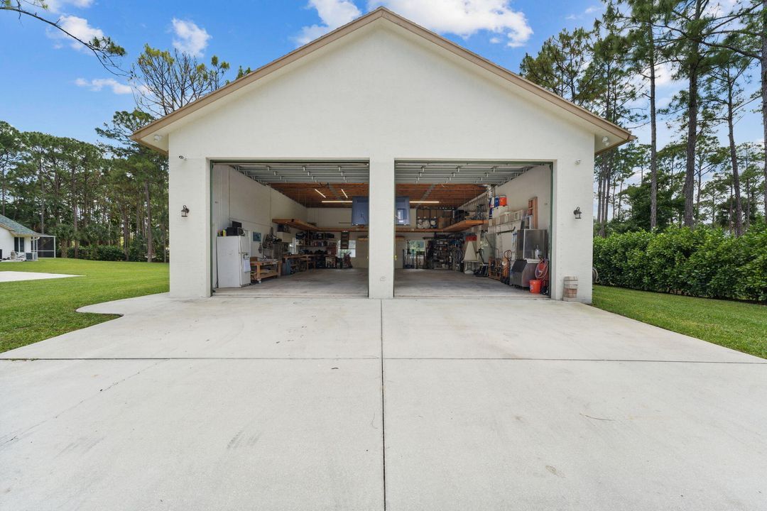 For Sale: $1,300,000 (3 beds, 2 baths, 2547 Square Feet)