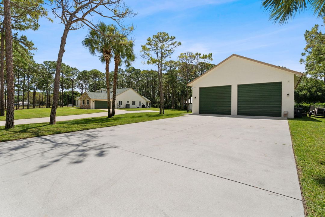 For Sale: $1,300,000 (3 beds, 2 baths, 2547 Square Feet)