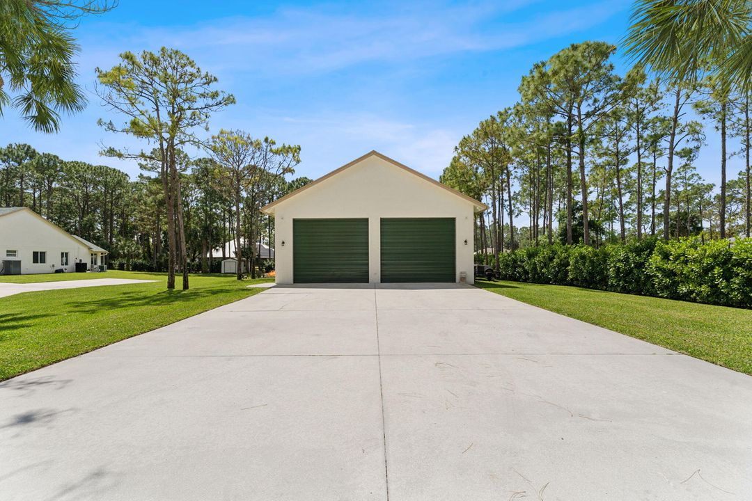 For Sale: $1,300,000 (3 beds, 2 baths, 2547 Square Feet)