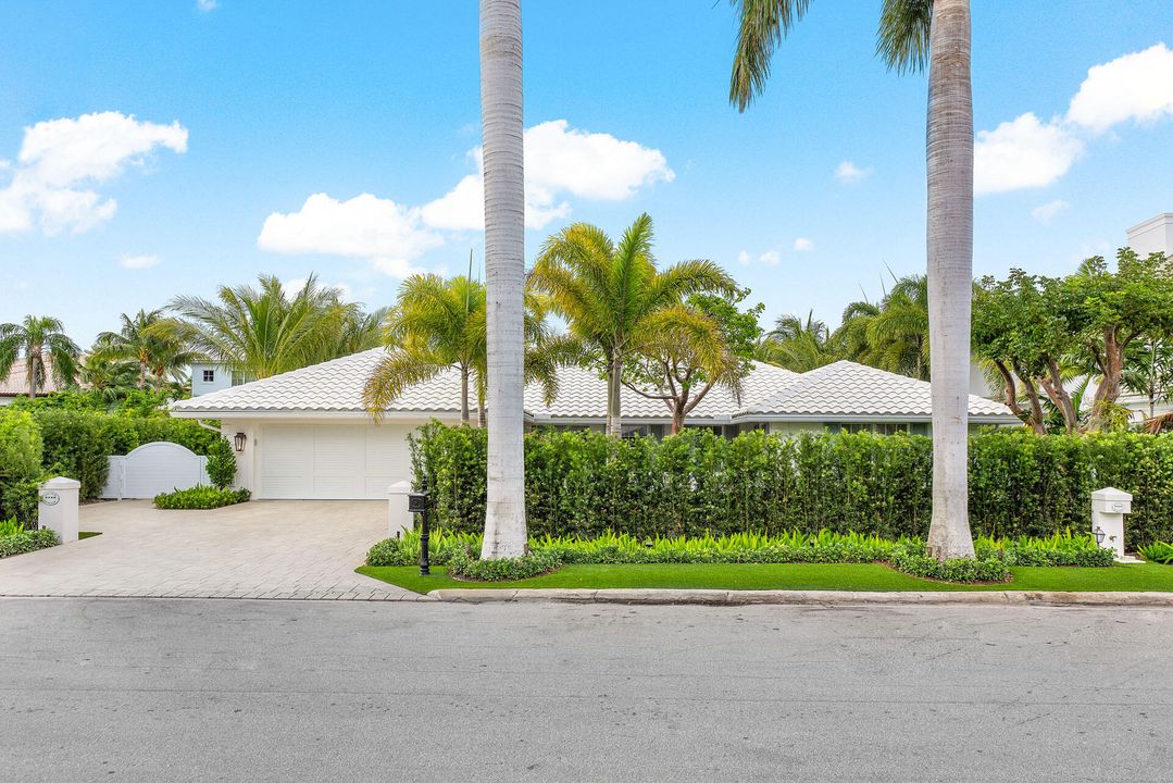 For Sale: $4,895,000 (3 beds, 3 baths, 3030 Square Feet)