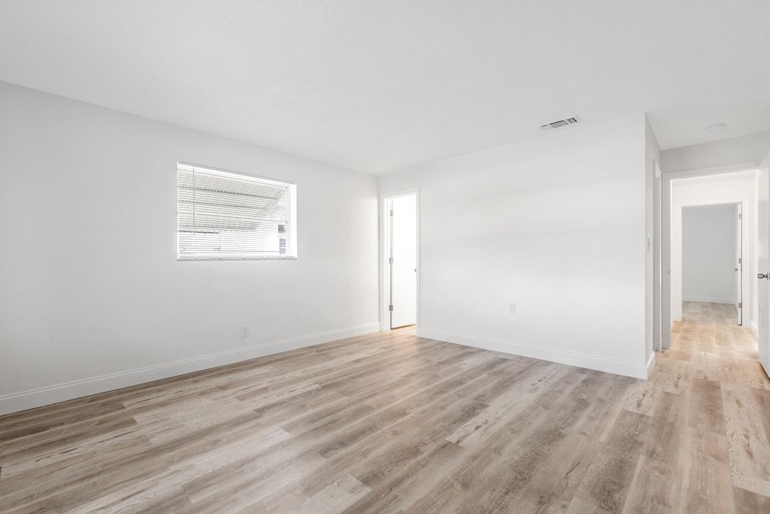 For Sale: $439,900 (3 beds, 2 baths, 1587 Square Feet)