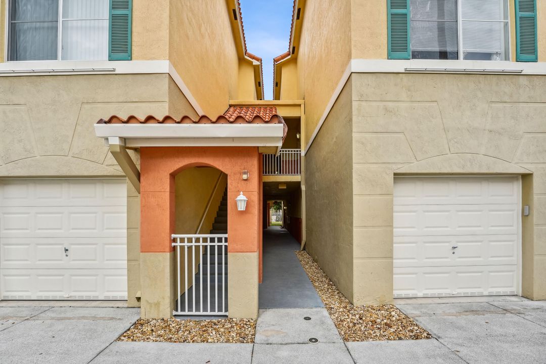 For Sale: $390,000 (2 beds, 2 baths, 1403 Square Feet)