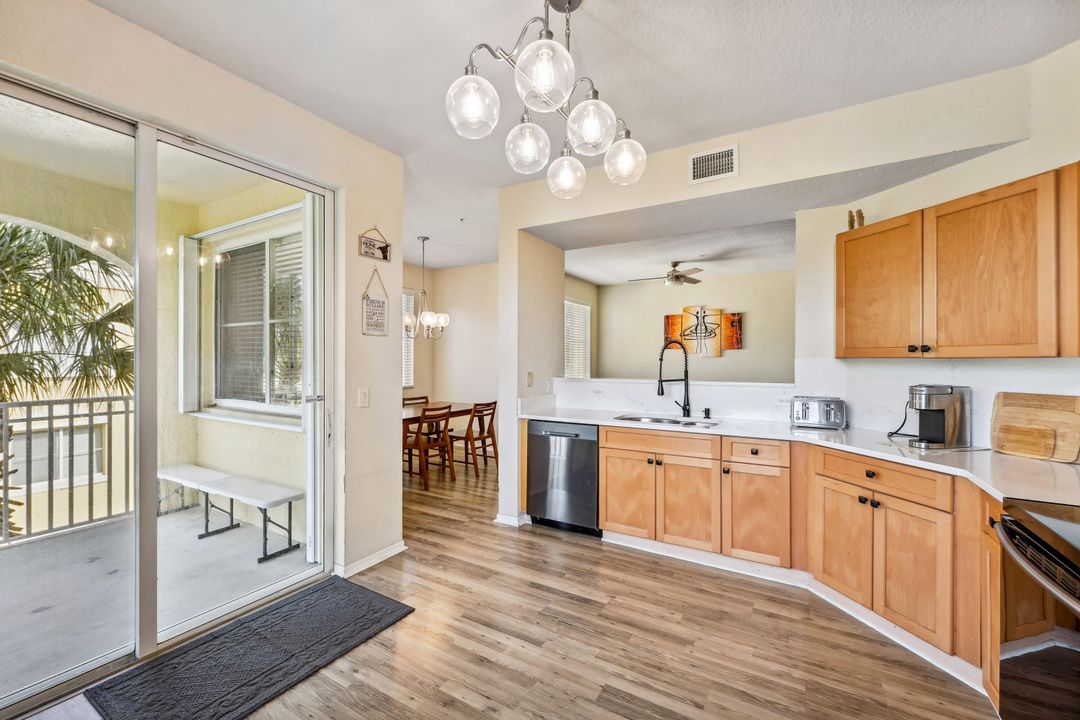 For Sale: $390,000 (2 beds, 2 baths, 1403 Square Feet)