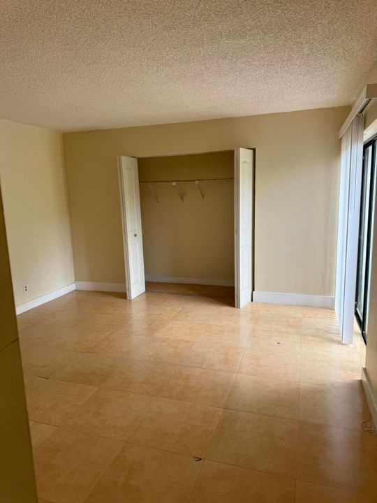 For Rent: $2,300 (2 beds, 2 baths, 1252 Square Feet)