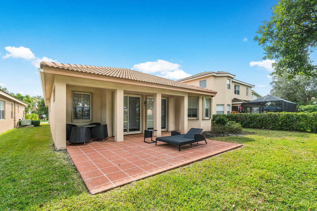 For Sale: $599,000 (3 beds, 2 baths, 2210 Square Feet)