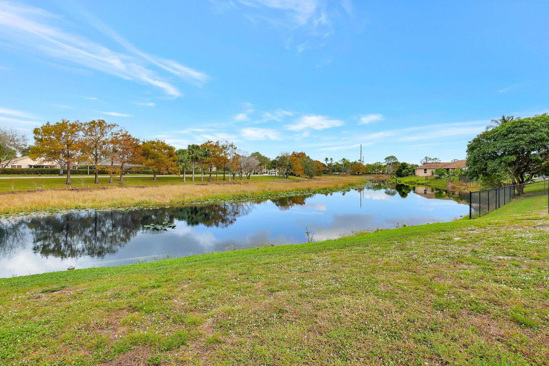 For Sale: $555,000 (3 beds, 2 baths, 1878 Square Feet)