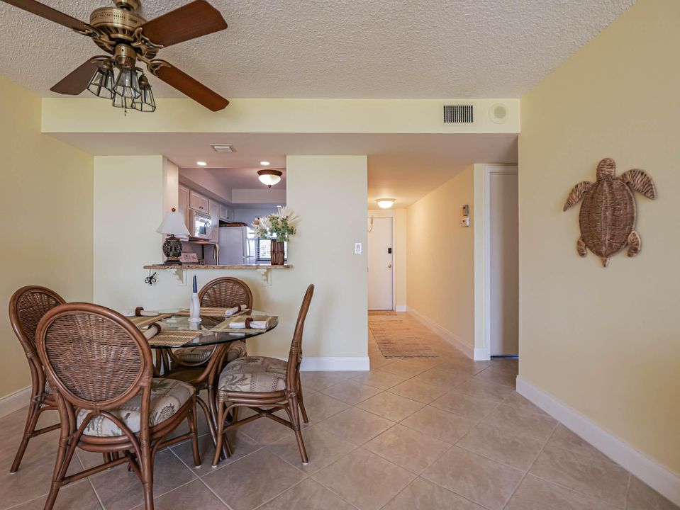 For Sale: $379,000 (2 beds, 2 baths, 1040 Square Feet)