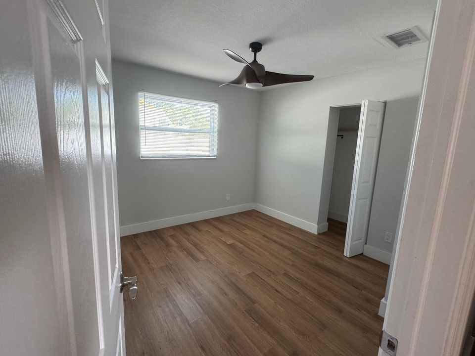 For Rent: $2,800 (3 beds, 1 baths, 1038 Square Feet)