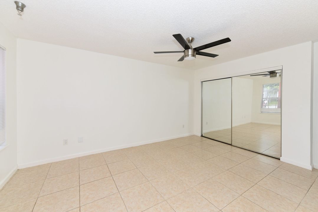 For Rent: $2,500 (2 beds, 2 baths, 948 Square Feet)