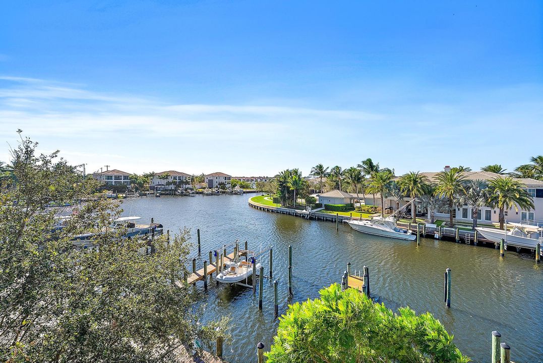 For Sale: $3,250,000 (3 beds, 2 baths, 2493 Square Feet)