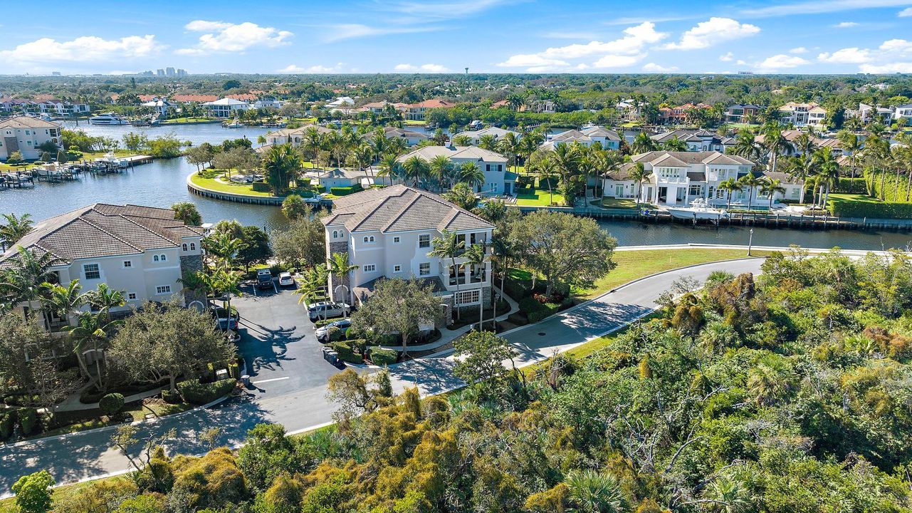 For Sale: $3,250,000 (3 beds, 2 baths, 2493 Square Feet)