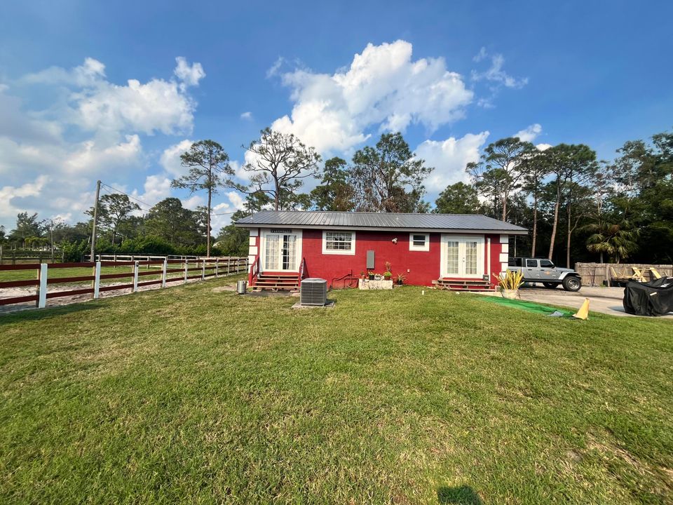 For Sale: $495,000 (2 beds, 2 baths, 1008 Square Feet)