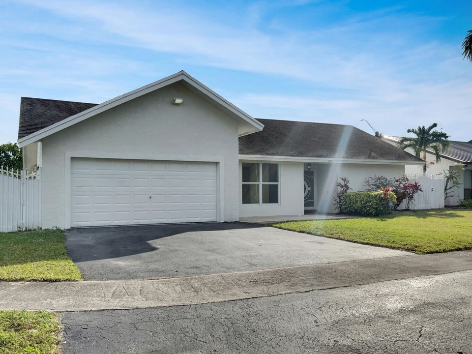 For Sale: $671,000 (3 beds, 2 baths, 1791 Square Feet)