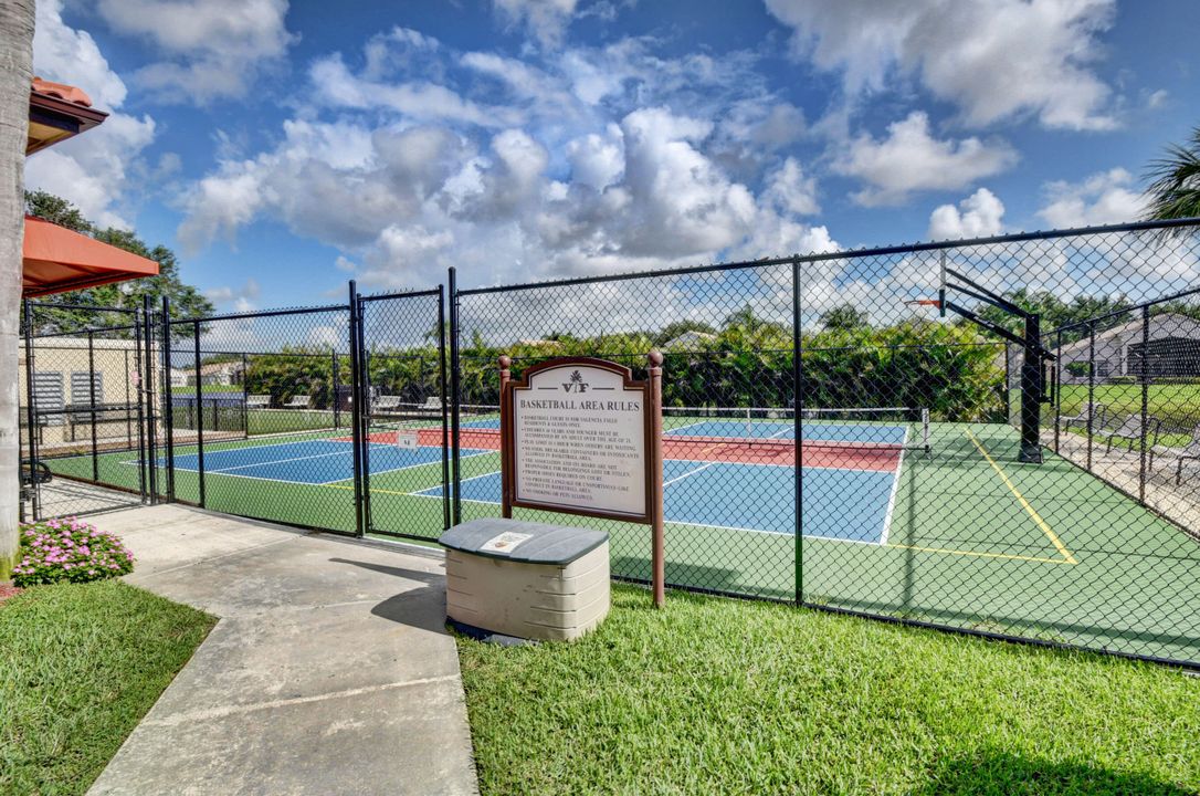 For Sale: $699,000 (3 beds, 2 baths, 2237 Square Feet)