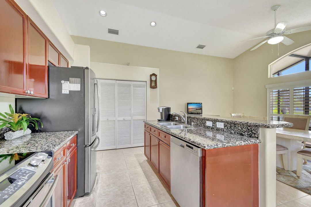 For Sale: $606,000 (3 beds, 2 baths, 1909 Square Feet)