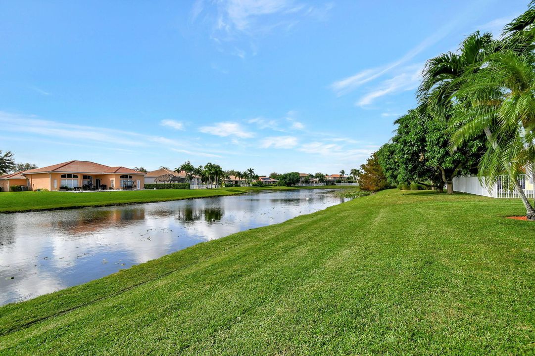 For Sale: $606,000 (3 beds, 2 baths, 1909 Square Feet)