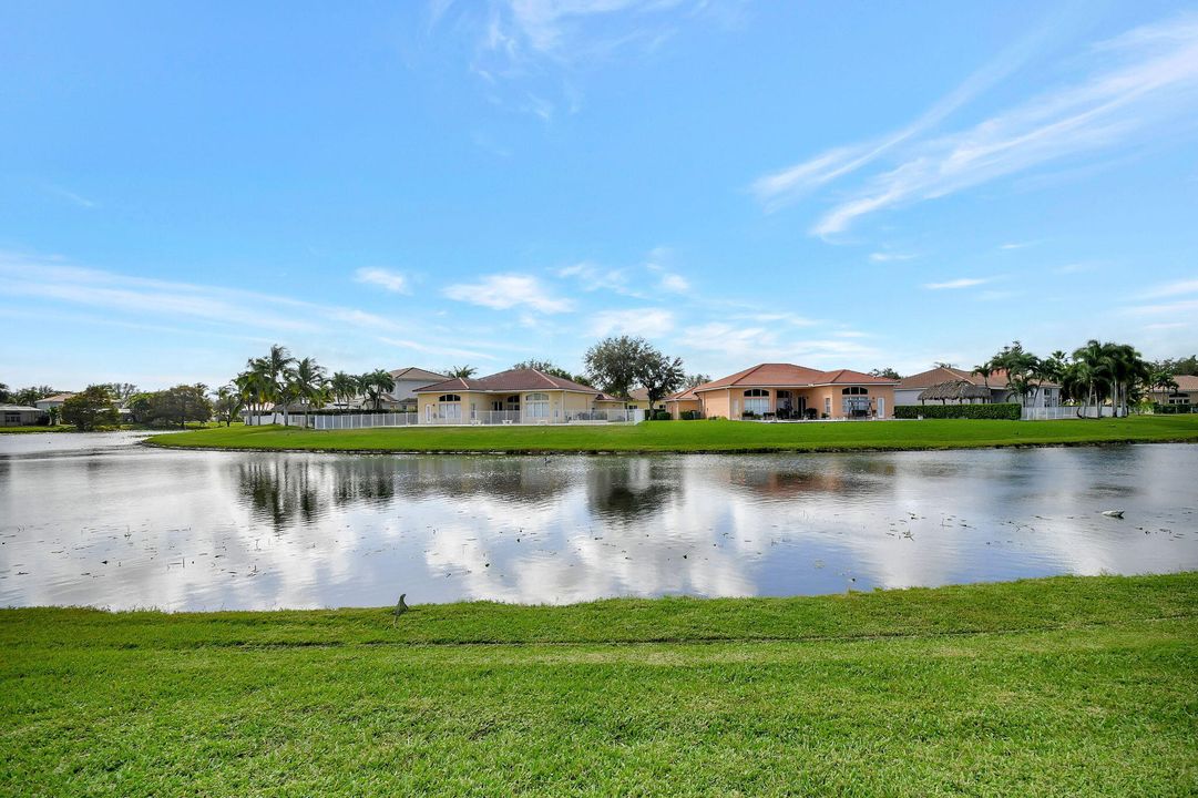 For Sale: $606,000 (3 beds, 2 baths, 1909 Square Feet)