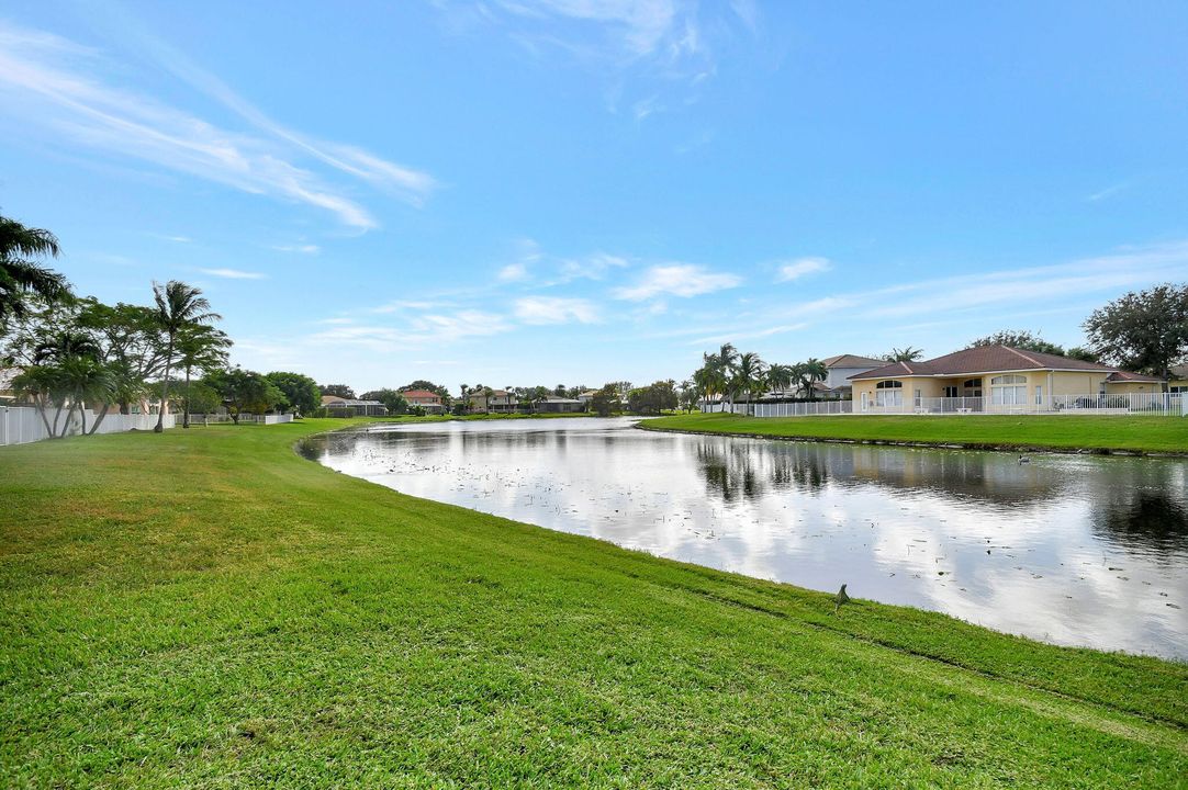 For Sale: $606,000 (3 beds, 2 baths, 1909 Square Feet)