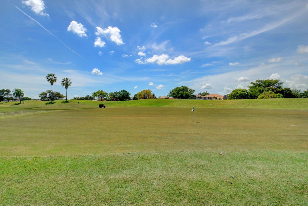 For Sale: $606,000 (3 beds, 2 baths, 1909 Square Feet)