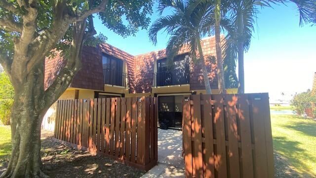 En Venta: $330,000 (2 camas, 2 baños, 1232 Pies cuadrados)