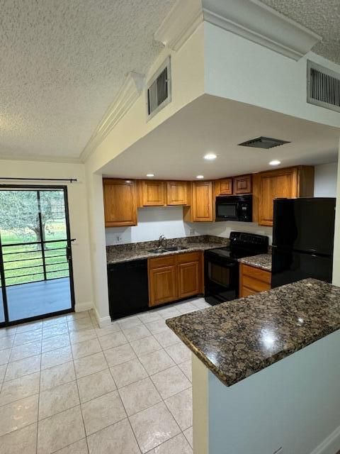 For Rent: $2,100 (2 beds, 2 baths, 883 Square Feet)