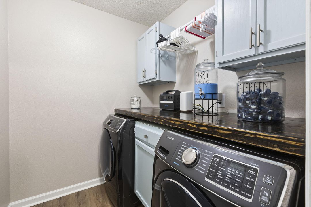 For Sale: $345,000 (3 beds, 2 baths, 2113 Square Feet)