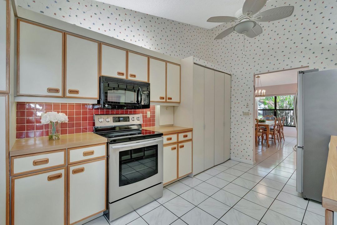 For Sale: $414,900 (3 beds, 2 baths, 1731 Square Feet)