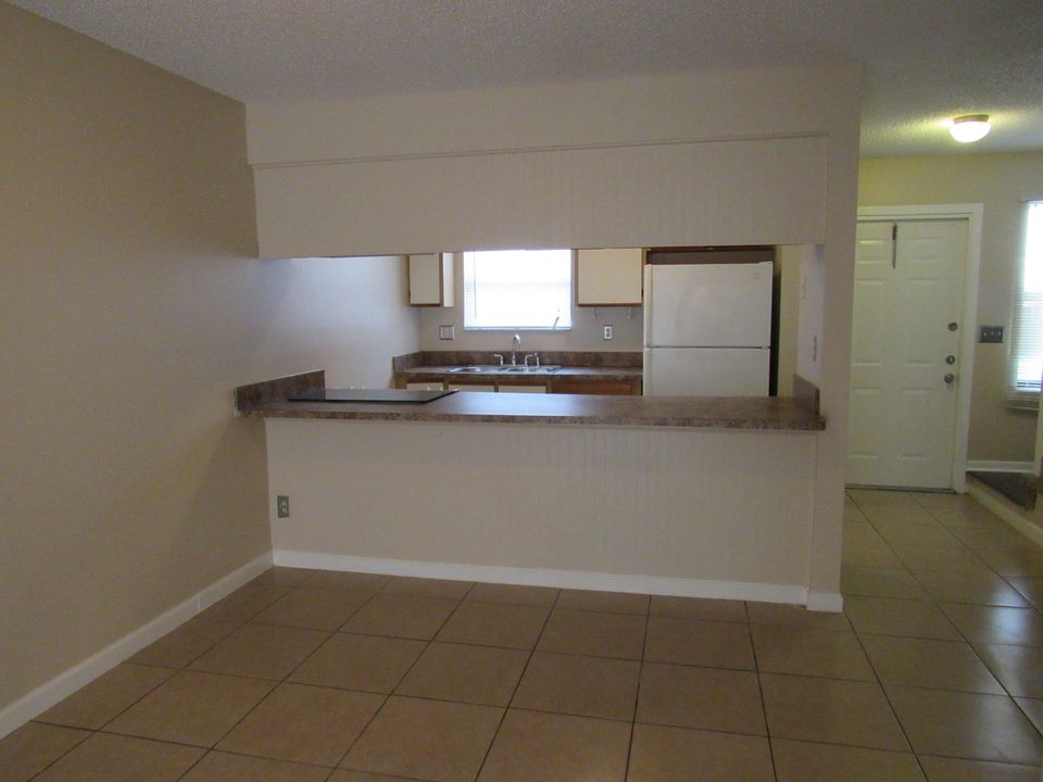 For Rent: $2,050 (2 beds, 2 baths, 1226 Square Feet)