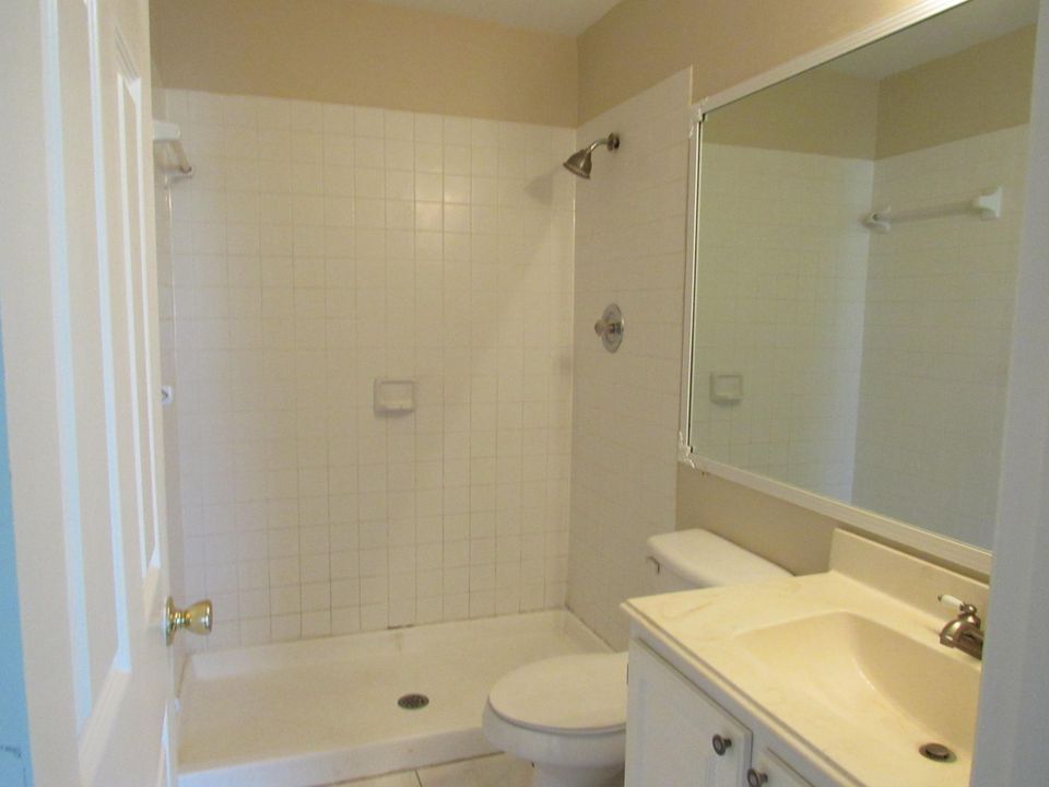 For Rent: $2,050 (2 beds, 2 baths, 1226 Square Feet)