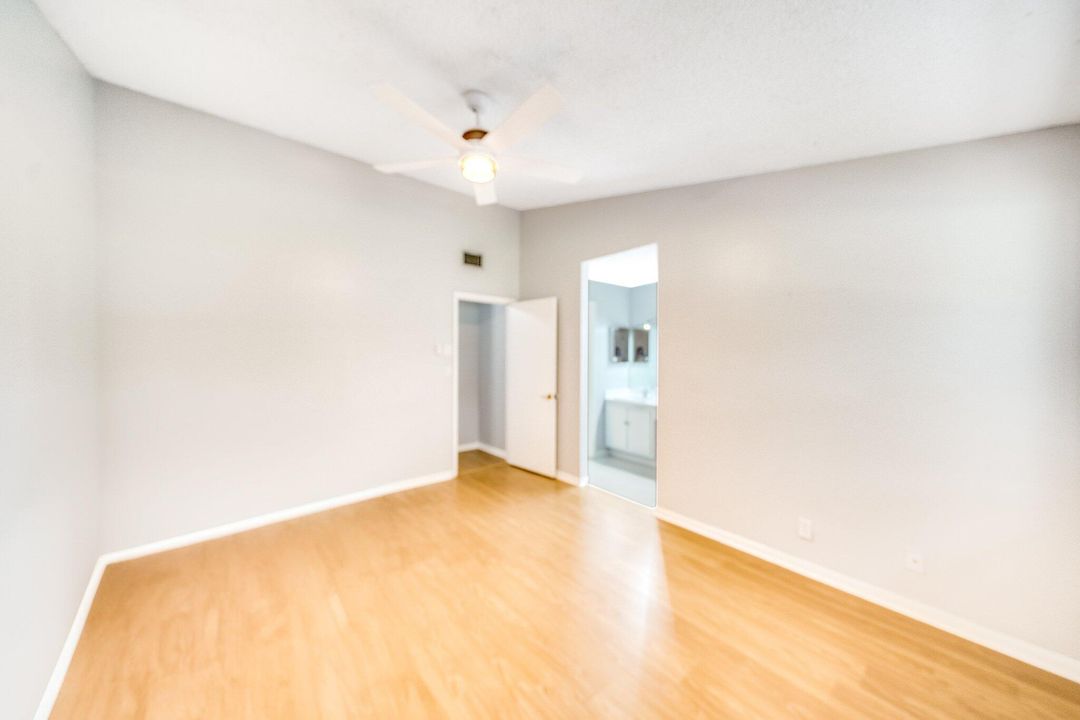 For Sale: $310,000 (2 beds, 2 baths, 1236 Square Feet)