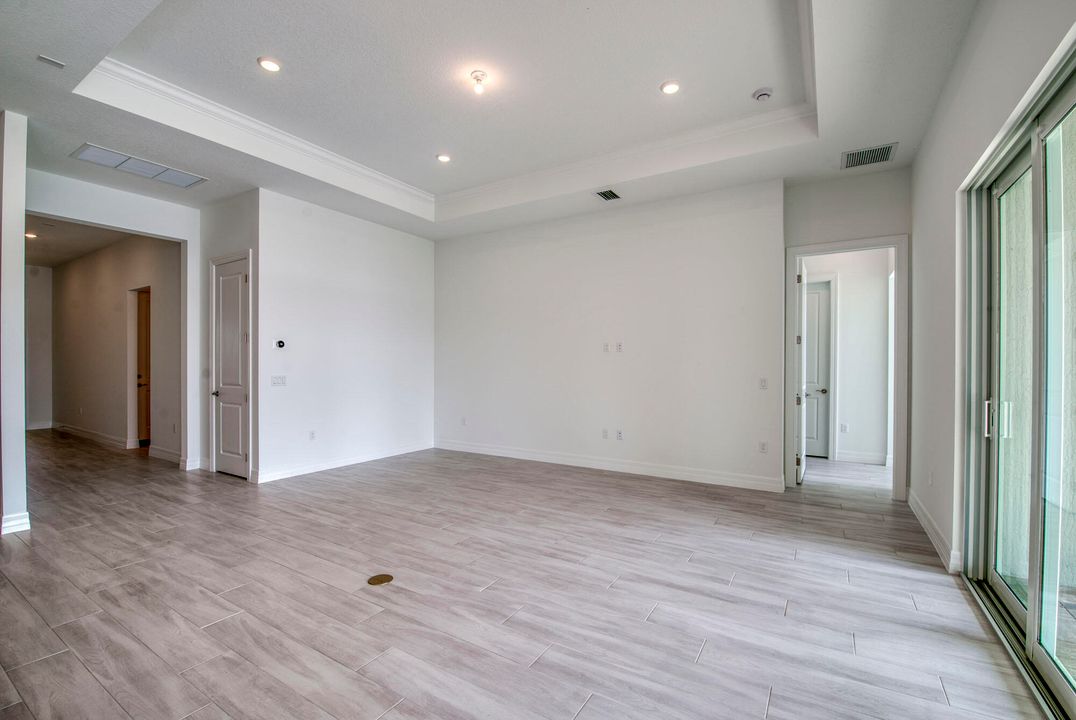 For Sale: $1,100,000 (3 beds, 2 baths, 2603 Square Feet)