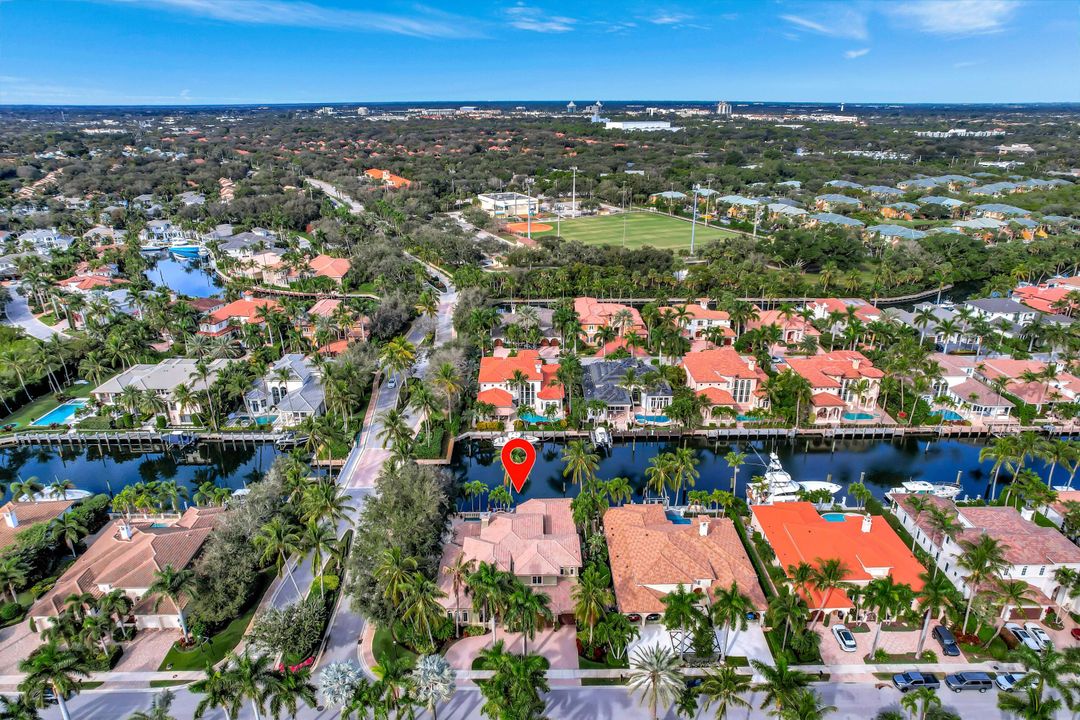 For Sale: $4,995,000 (4 beds, 4 baths, 4800 Square Feet)