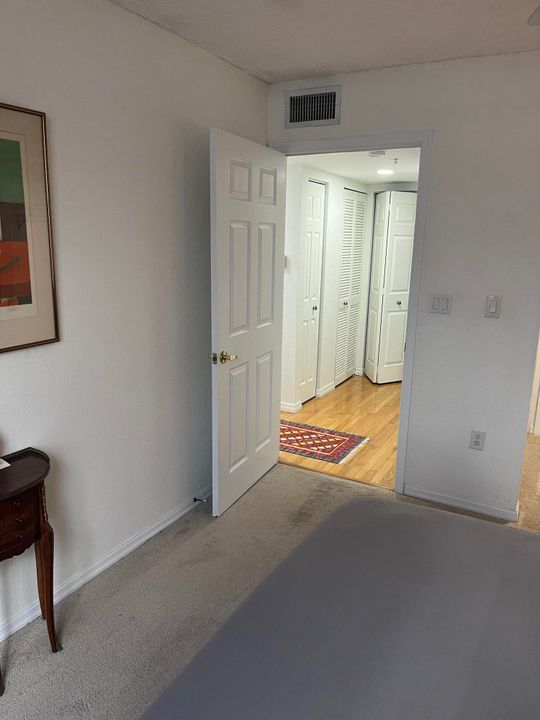 For Rent: $2,200 (2 beds, 1 baths, 995 Square Feet)