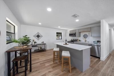 For Sale: $272,500 (3 beds, 2 baths, 1148 Square Feet)