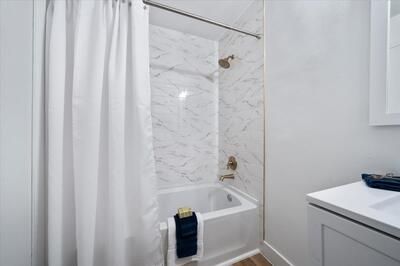 For Sale: $272,500 (3 beds, 2 baths, 1148 Square Feet)